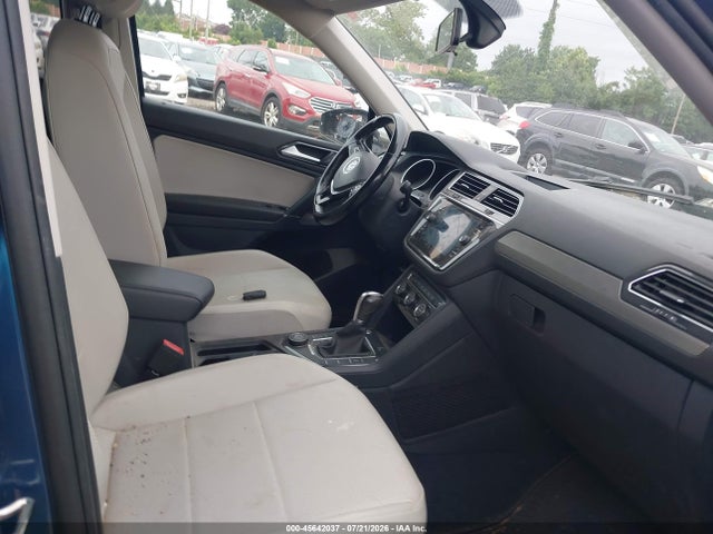 2018 Volkswagen Tiguan 2.0t Se/2.0t Sel მანქანა იყიდება აუქციონზე, vin: 3VV2B7AX6JM037965, აუქციონის ნომერი: 45642037