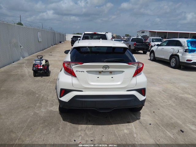 JTNKHMBX0K1060016 Toyota C-HR LE