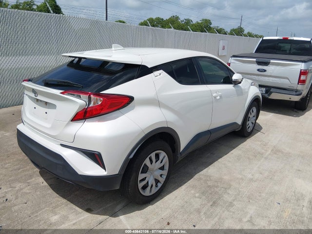 JTNKHMBX0K1060016 Toyota C-HR LE