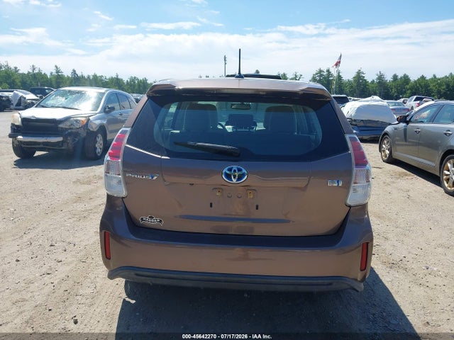 JTDZN3EU7GJ044569 Toyota Prius V Four