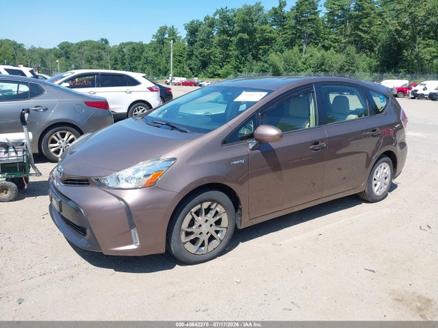 JTDZN3EU7GJ044569 Toyota Prius V Four