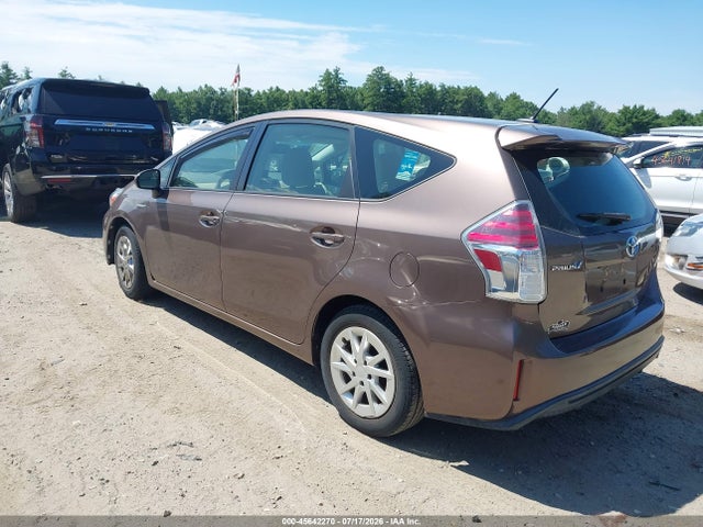 JTDZN3EU7GJ044569 Toyota Prius V Four