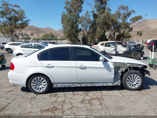 2009 Bmw 328i მანქანა იყიდება აუქციონზე, vin: WBAPH53599A438600, აუქციონის ნომერი: 45642332