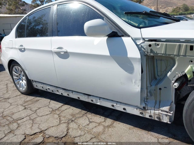 2009 Bmw 328i მანქანა იყიდება აუქციონზე, vin: WBAPH53599A438600, აუქციონის ნომერი: 45642332