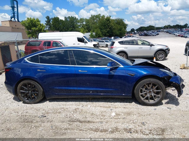 5YJ3E1EB1KF452607 Tesla Model 3 Long Range/performance