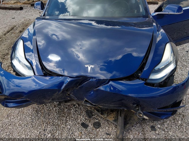 5YJ3E1EB1KF452607 Tesla Model 3 Long Range/performance