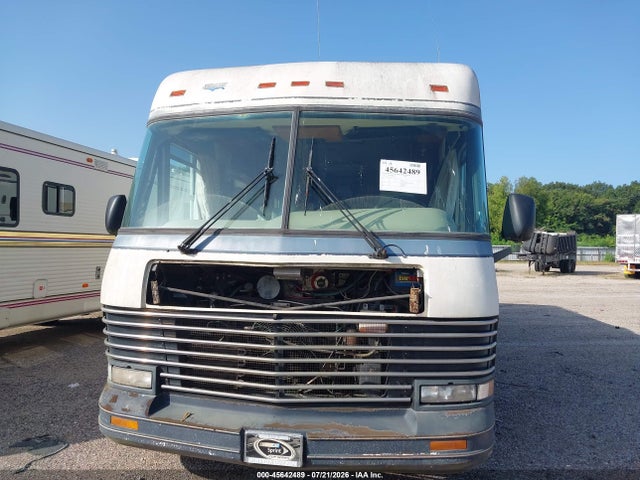 45642489 :رقم المزاد ، 1GBKP37N8M3313247 vin ، 1992 Chevrolet P30 مزاد بيع