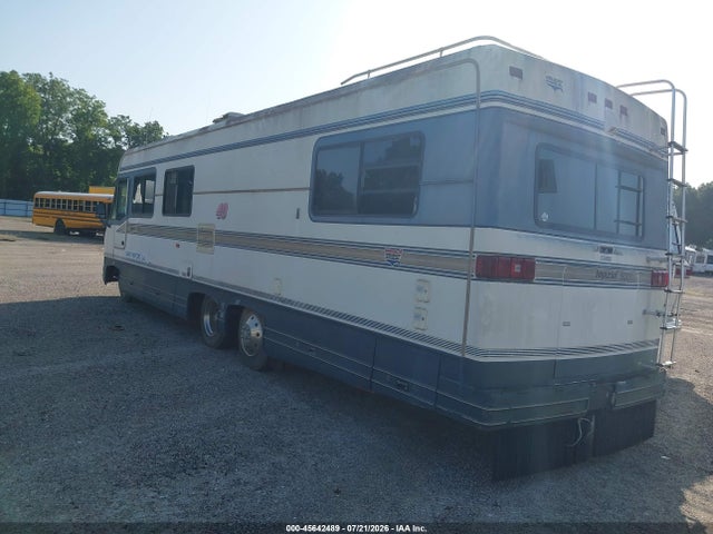 45642489 :رقم المزاد ، 1GBKP37N8M3313247 vin ، 1992 Chevrolet P30 مزاد بيع