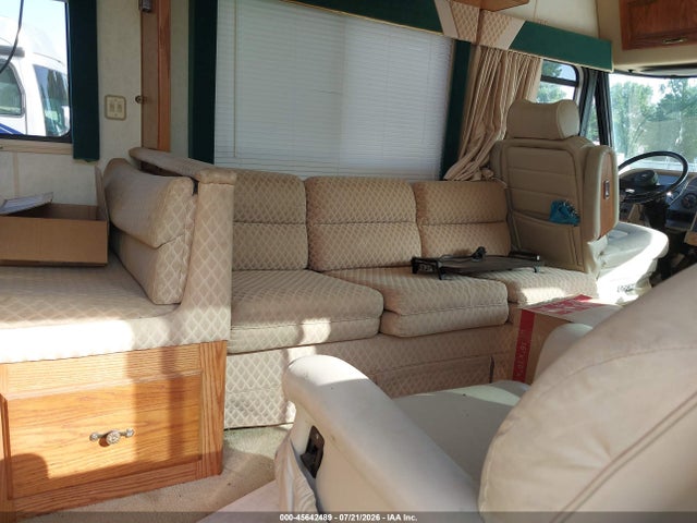 45642489 :رقم المزاد ، 1GBKP37N8M3313247 vin ، 1992 Chevrolet P30 مزاد بيع
