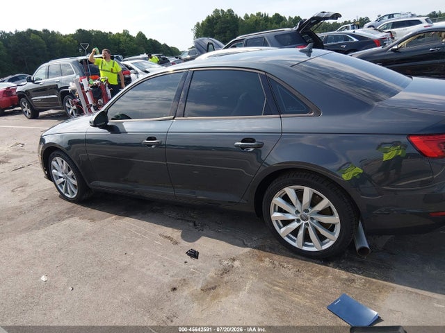 Продажа на аукционе авто 2017 Audi A4 Premium, vin: WAUANAF44HN029891, номер лота: 45642591