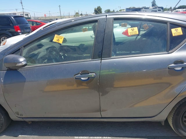 Toyota Prius C One 2014 JTDKDTB30E1568014 Image 14