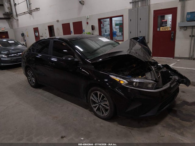 2023 3KPF24AD5PE650960 main image