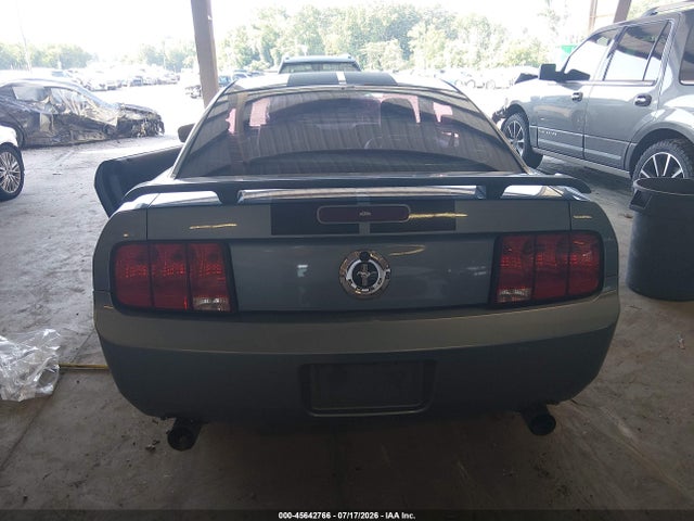 2005 Ford Mustang V6 Deluxe/v6 Premium მანქანა იყიდება აუქციონზე, vin: 1ZVFT80N055108816, აუქციონის ნომერი: 45642766