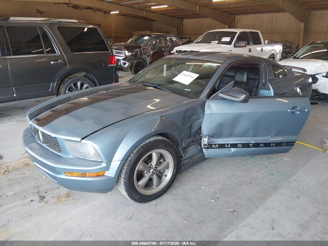 2005 Ford Mustang V6 Deluxe/v6 Premium მანქანა იყიდება აუქციონზე, vin: 1ZVFT80N055108816, აუქციონის ნომერი: 45642766