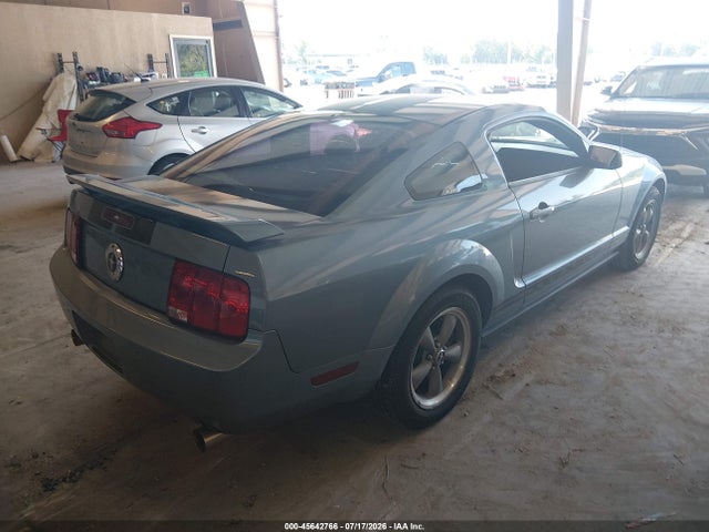 2005 Ford Mustang V6 Deluxe/v6 Premium მანქანა იყიდება აუქციონზე, vin: 1ZVFT80N055108816, აუქციონის ნომერი: 45642766