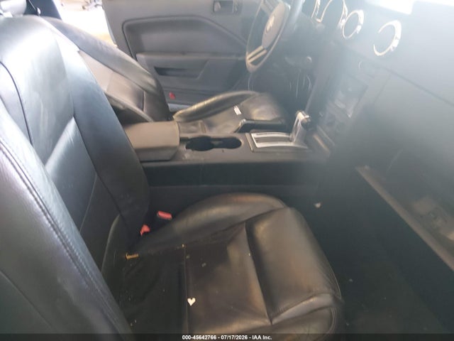 2005 Ford Mustang V6 Deluxe/v6 Premium მანქანა იყიდება აუქციონზე, vin: 1ZVFT80N055108816, აუქციონის ნომერი: 45642766