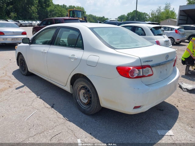 45642821 :رقم المزاد ، 2T1BU4EE6BC613502 vin ، 2011 Toyota Corolla Le مزاد بيع