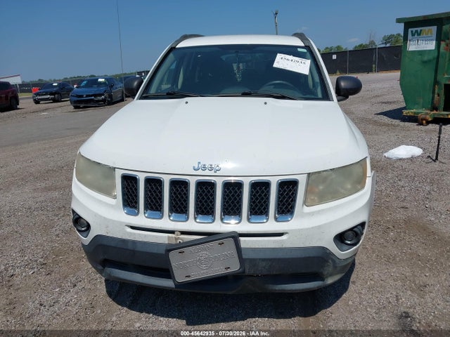 45642935 :رقم المزاد ، 1J4NF1FB5BD250620 vin ، 2011 Jeep Compass مزاد بيع