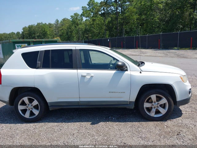 45642935 :رقم المزاد ، 1J4NF1FB5BD250620 vin ، 2011 Jeep Compass مزاد بيع