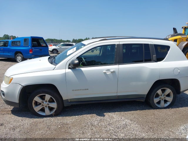 45642935 :رقم المزاد ، 1J4NF1FB5BD250620 vin ، 2011 Jeep Compass مزاد بيع