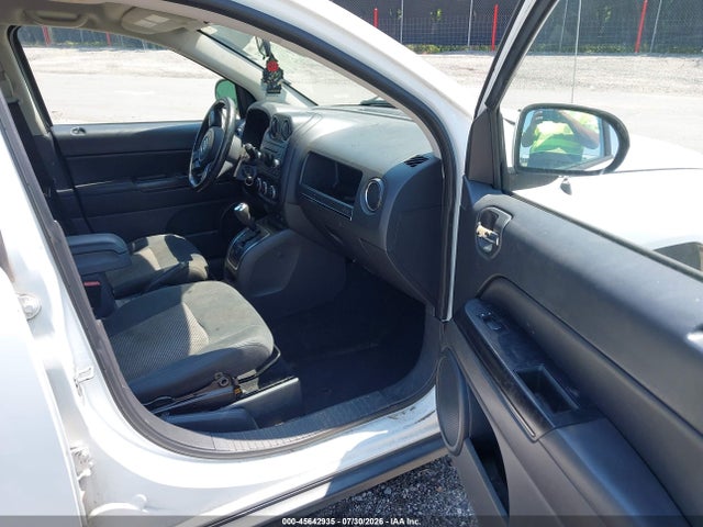 45642935 :رقم المزاد ، 1J4NF1FB5BD250620 vin ، 2011 Jeep Compass مزاد بيع