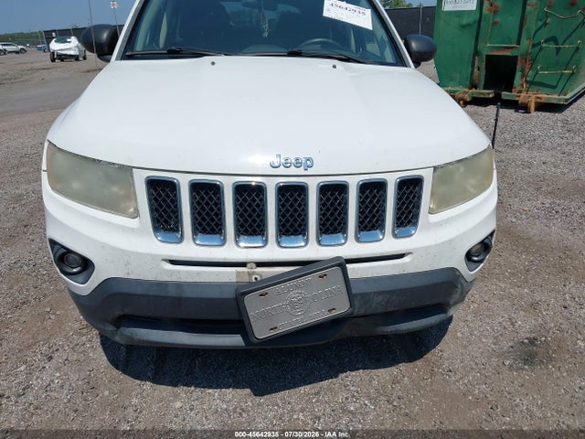 45642935 :رقم المزاد ، 1J4NF1FB5BD250620 vin ، 2011 Jeep Compass مزاد بيع