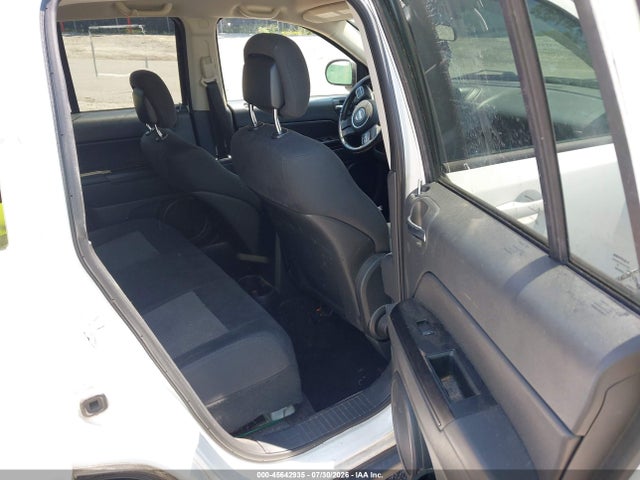 45642935 :رقم المزاد ، 1J4NF1FB5BD250620 vin ، 2011 Jeep Compass مزاد بيع