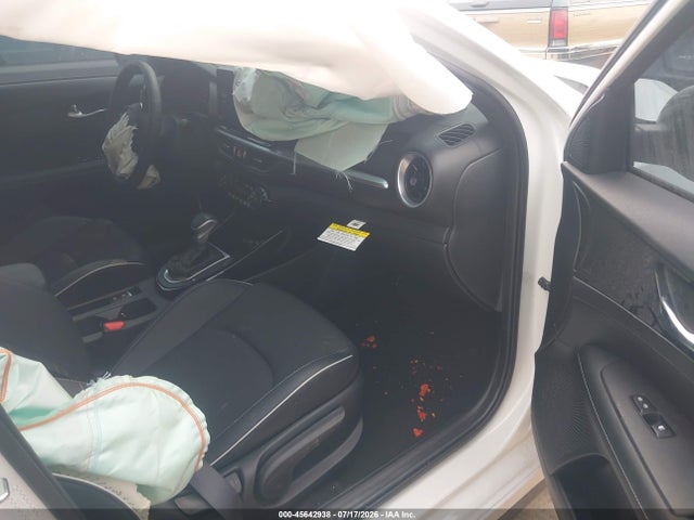 45642938 :رقم المزاد ، 3KPF54AD8RE718081 vin ، 2024 Kia Forte Gt-line مزاد بيع