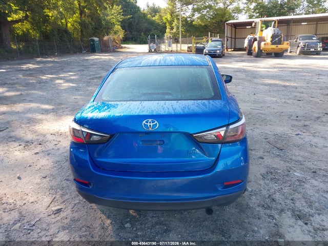 3MYDLBYV2JY325942 Toyota YARIS IA