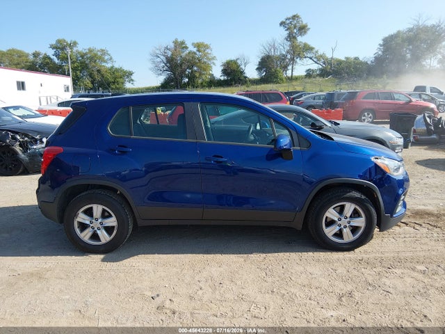 3GNCJNSB8HL214617 Chevrolet TRAX LS