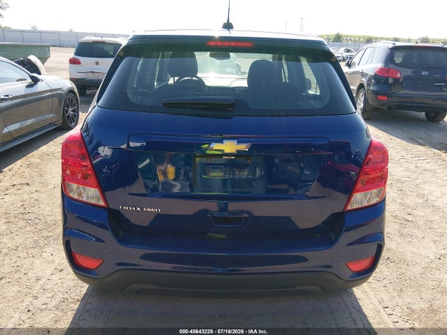 3GNCJNSB8HL214617 Chevrolet TRAX LS