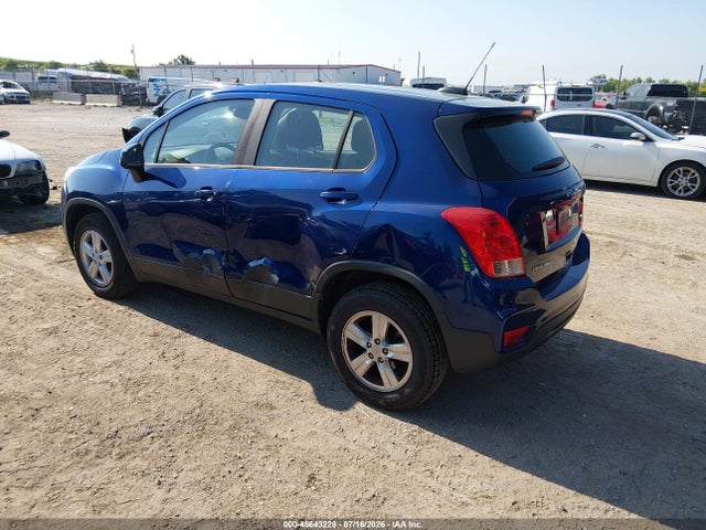 3GNCJNSB8HL214617 Chevrolet TRAX LS