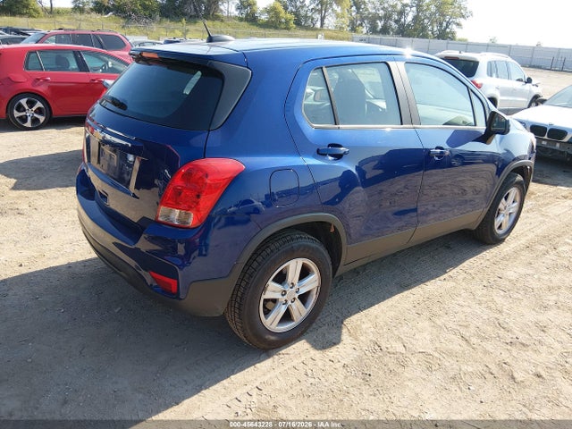 3GNCJNSB8HL214617 Chevrolet TRAX LS