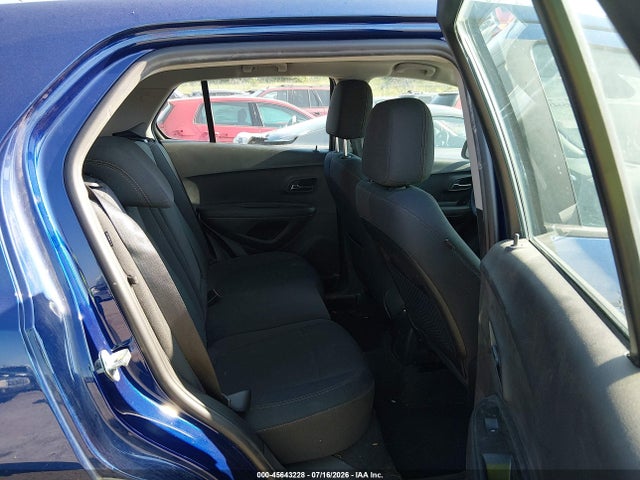 3GNCJNSB8HL214617 Chevrolet TRAX LS