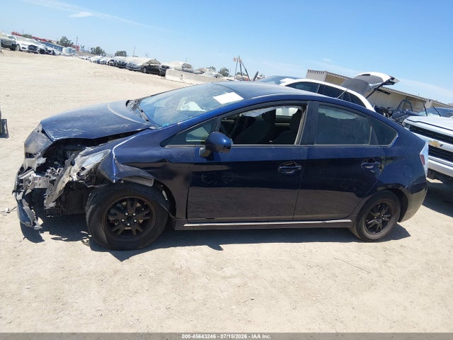 Toyota Prius Two 2014 JTDKN3DU3E0392407 Image 15