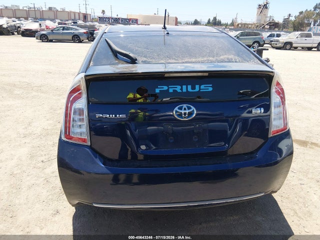Toyota Prius Two 2014 JTDKN3DU3E0392407 Image 17