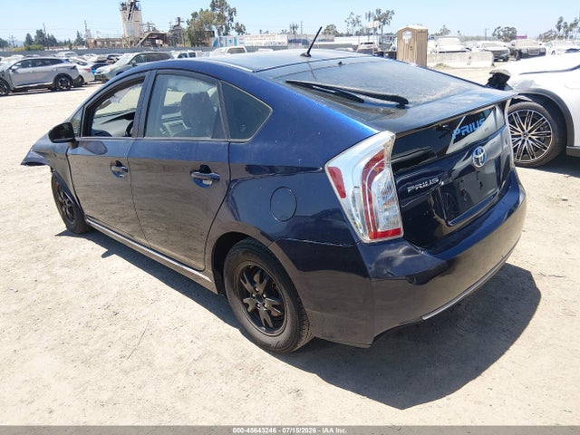 Toyota Prius Two 2014 JTDKN3DU3E0392407 Image 3