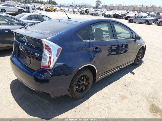 Toyota Prius Two 2014 JTDKN3DU3E0392407 Image 4