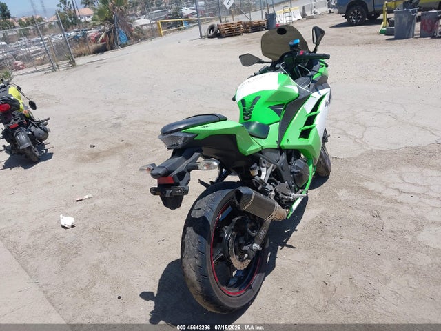 Kawasaki Ex300 B 2014 JKAEX8B10EA007564 Image 4