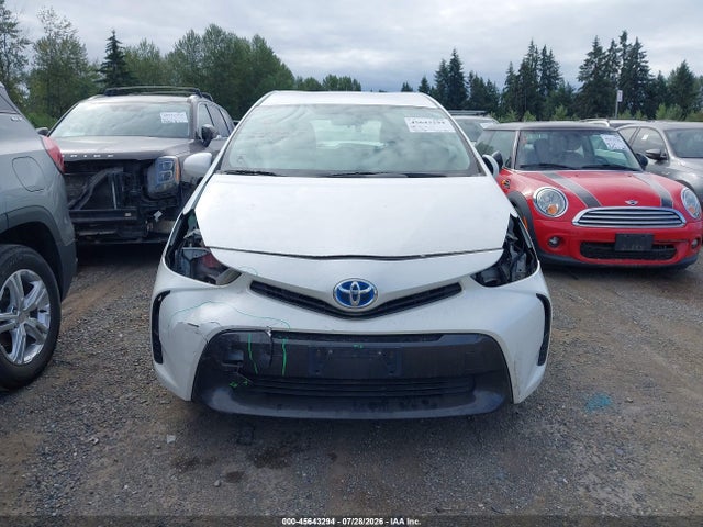 Toyota Prius V Two 2015 JTDZN3EU1FJ026504 Image 18