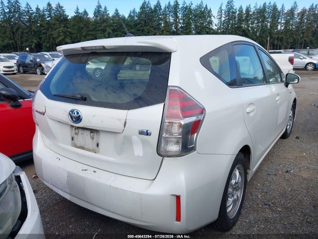 Toyota Prius V Two 2015 JTDZN3EU1FJ026504 Image 4