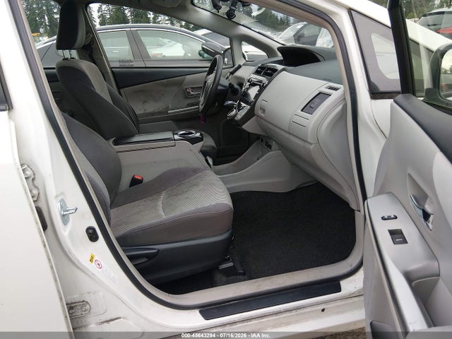 Toyota Prius V Two 2015 JTDZN3EU1FJ026504 Image 5