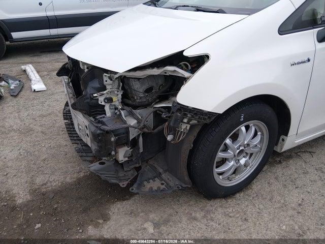 Toyota Prius V Two 2015 JTDZN3EU1FJ026504 Image 14