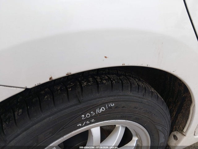 Toyota Prius V Two 2015 JTDZN3EU1FJ026504 Image 16