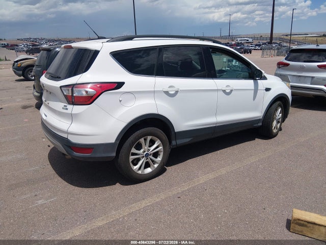 1FMCU9GD8JUA75758 Ford ESCAPE SE