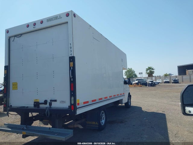 Chevrolet Express Cutaway Work Van 2018 1GB0GSFG3J1332915 Image 4