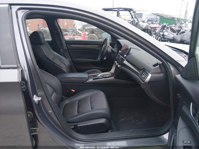 2018 Honda Accord Sport 2.0t მანქანა იყიდება აუქციონზე, vin: 1HGCV2F3XJA039090, აუქციონის ნომერი: 45643352