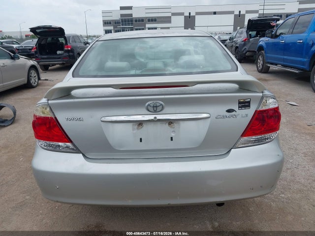 2005 Toyota Camry Le მანქანა იყიდება აუქციონზე, vin: 4T1BE30K65U102170, აუქციონის ნომერი: 45643473