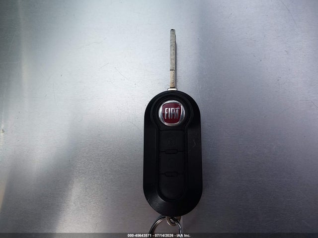 45643571 :رقم المزاد ، 3C3CFFER9CT109249 vin ، 2012 Fiat 500c Lounge مزاد بيع