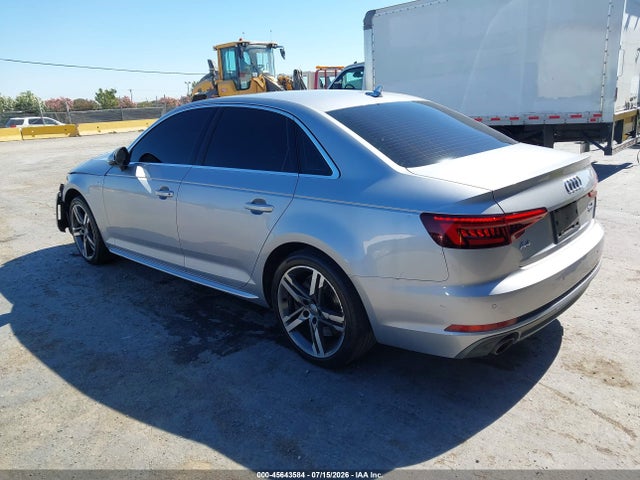 Audi A4 2.0t Premium/2.0t Tech Premium 2018 WAUENAF48JA073701 Image 3